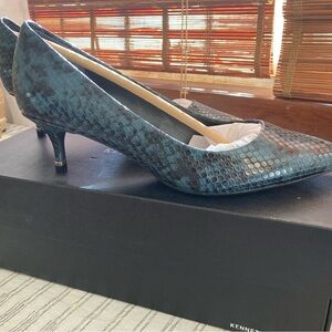 Kenneth Cole Women's Blue Pumps